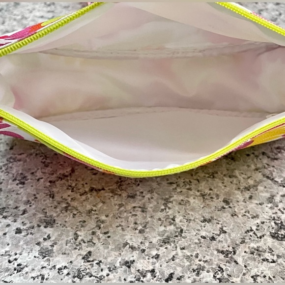 Cosmetic case, Clinique zipper bag New, never used. Pretty and Cheerful floral. - Picture 4 of 5